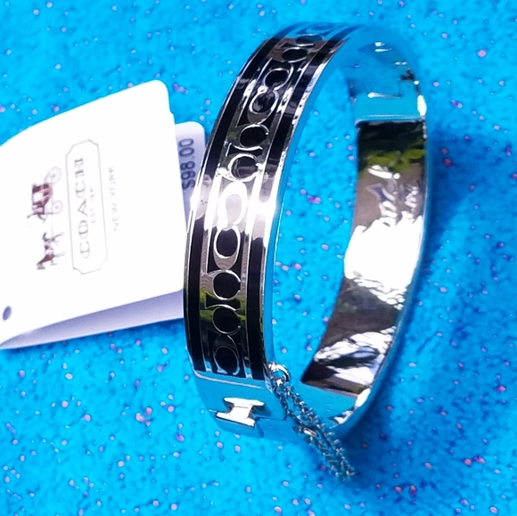 Coach Bangle Bracelet Signature C Hinge Heavy Black Silver Oval Safety Chain NWT - Picture 7 of 14